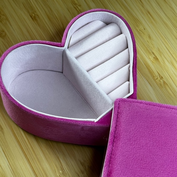 Mini Travel Jewelry Box, Heart Shaped - Picture 1 of 4